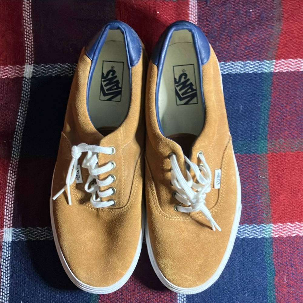 Vans Men's Tan Suede Sneakers